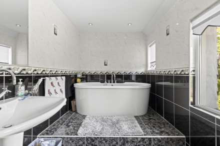 Wedderburn Road, Eastbourne, BN20 9EB, Image 32