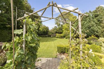Wedderburn Road, Eastbourne, BN20 9EB, Image 34