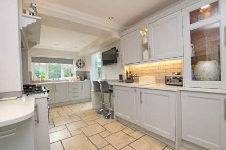 14 Woodland Avenue, Eastbourne., Image 4