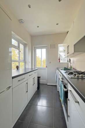 Blackwater Road, Eastbourne, BN20 7DH, Image 7