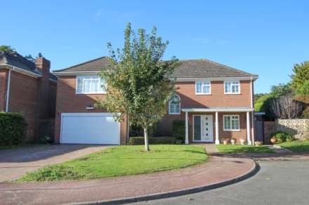 4 Bedroom Detached, Lordslaine Close, Eastbourne, BN20 7UF