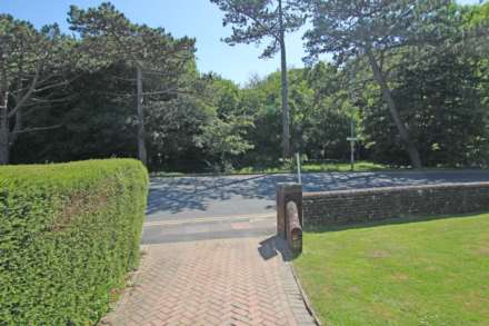 Decoy Drive, Eastbourne, BN22 9PP, Image 25