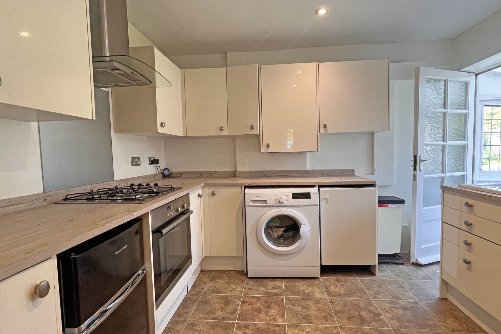 Downsview Close, East Dean, BN20 0DT, Image 12