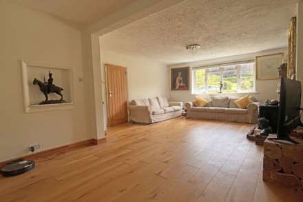 Downsview Close, East Dean, BN20 0DT, Image 13