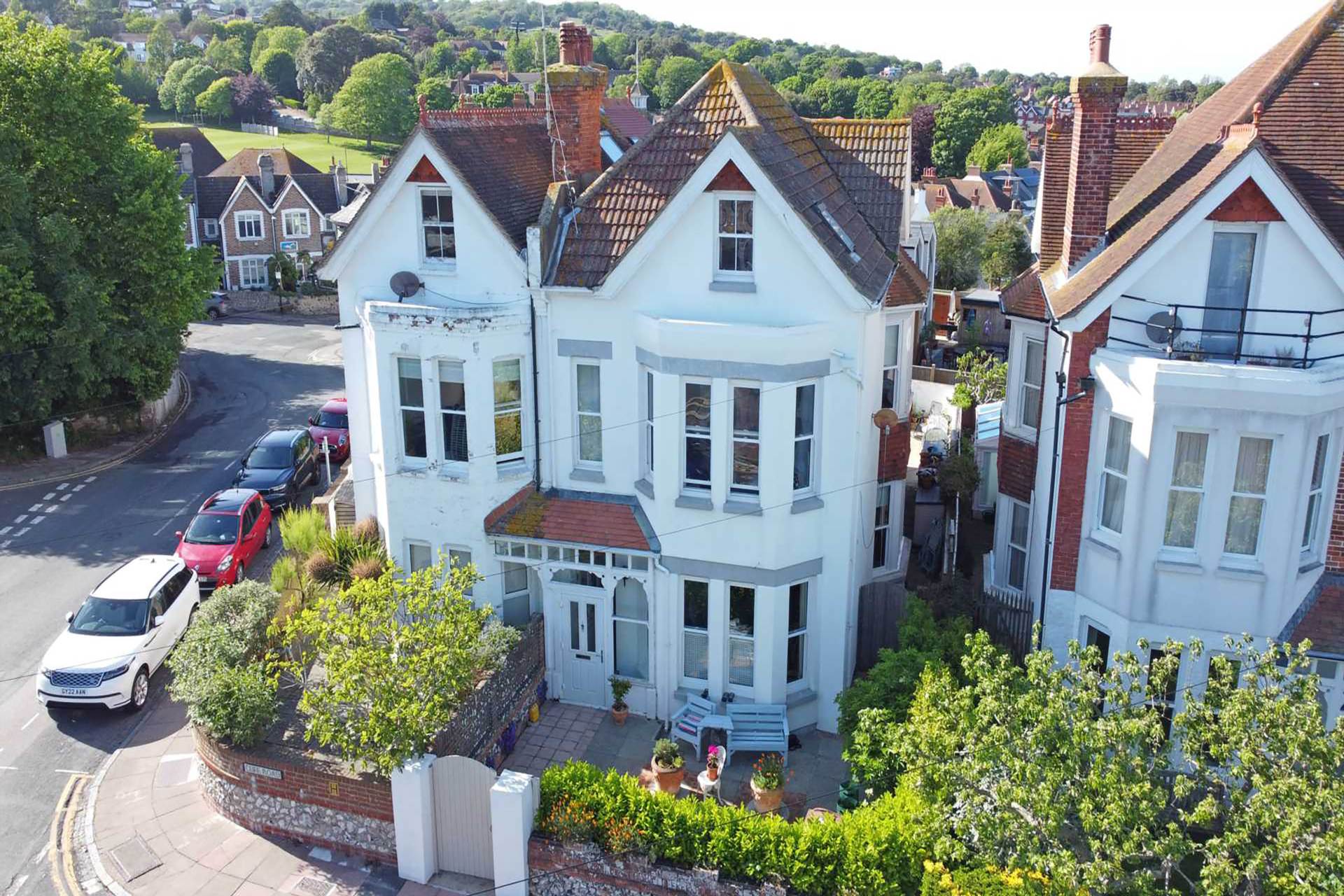 Cliff Road, BN20 7RU, Image 1