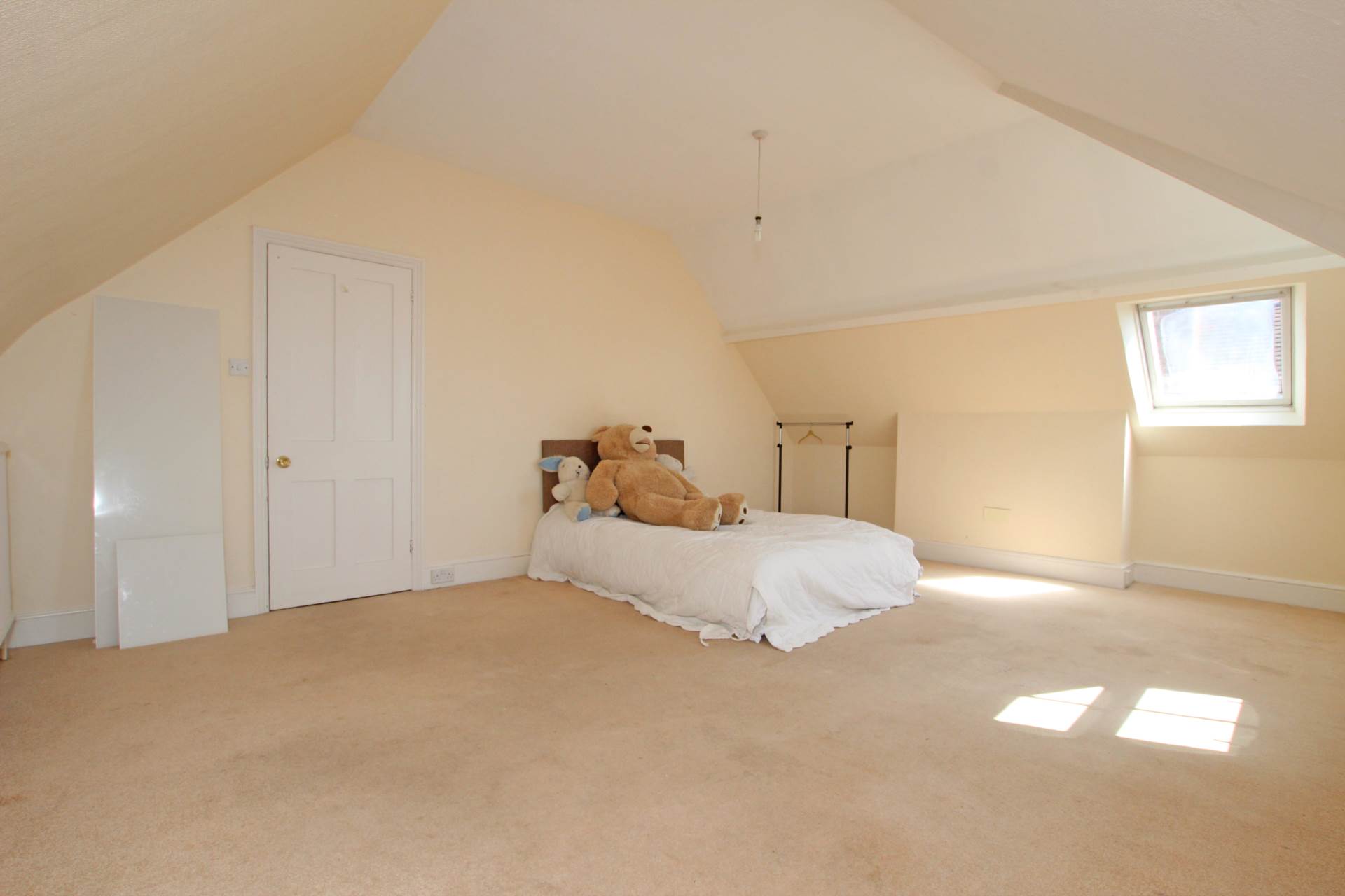 Cliff Road, BN20 7RU, Image 7