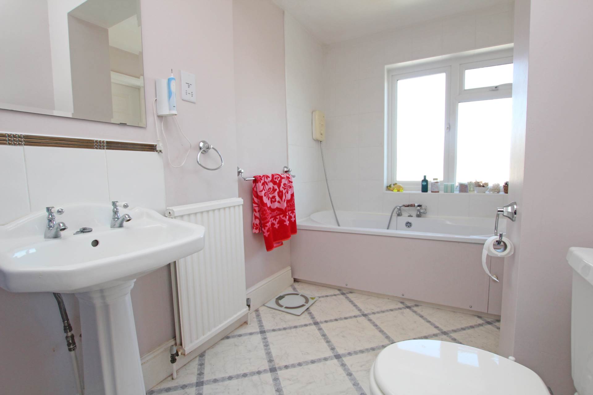 Cliff Road, BN20 7RU, Image 8