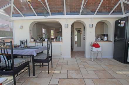 Cliff Road, BN20 7RU, Image 13