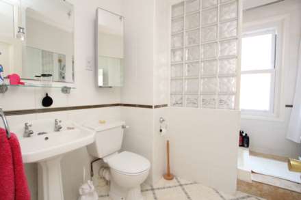 Cliff Road, BN20 7RU, Image 14