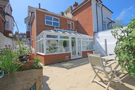 Cliff Road, BN20 7RU, Image 16