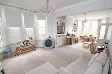 Cliff Road, BN20 7RU, Image 3