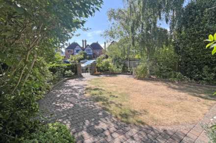The Park Close, Eastbourne, BN20 8AG, Image 30