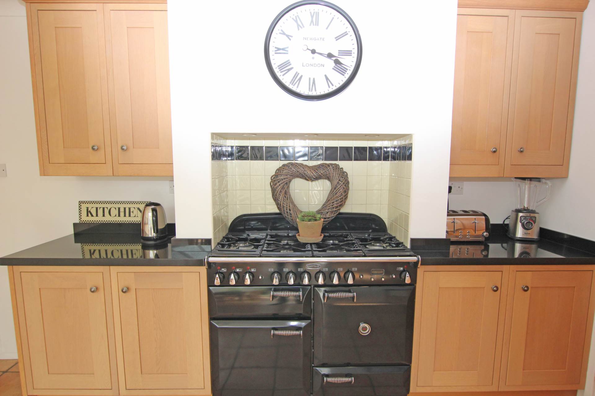 Old Camp Road, Eastbourne, BN20 8DH, Image 11