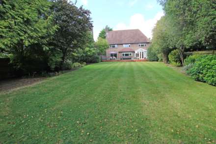 Old Camp Road, Eastbourne, BN20 8DH, Image 16