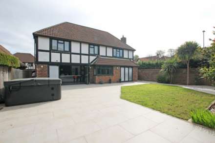 Rectory Close, Eastbourne, BN20 8AQ, Image 23