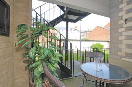South Street, Eastbourne, BN21 4LD, Image 15