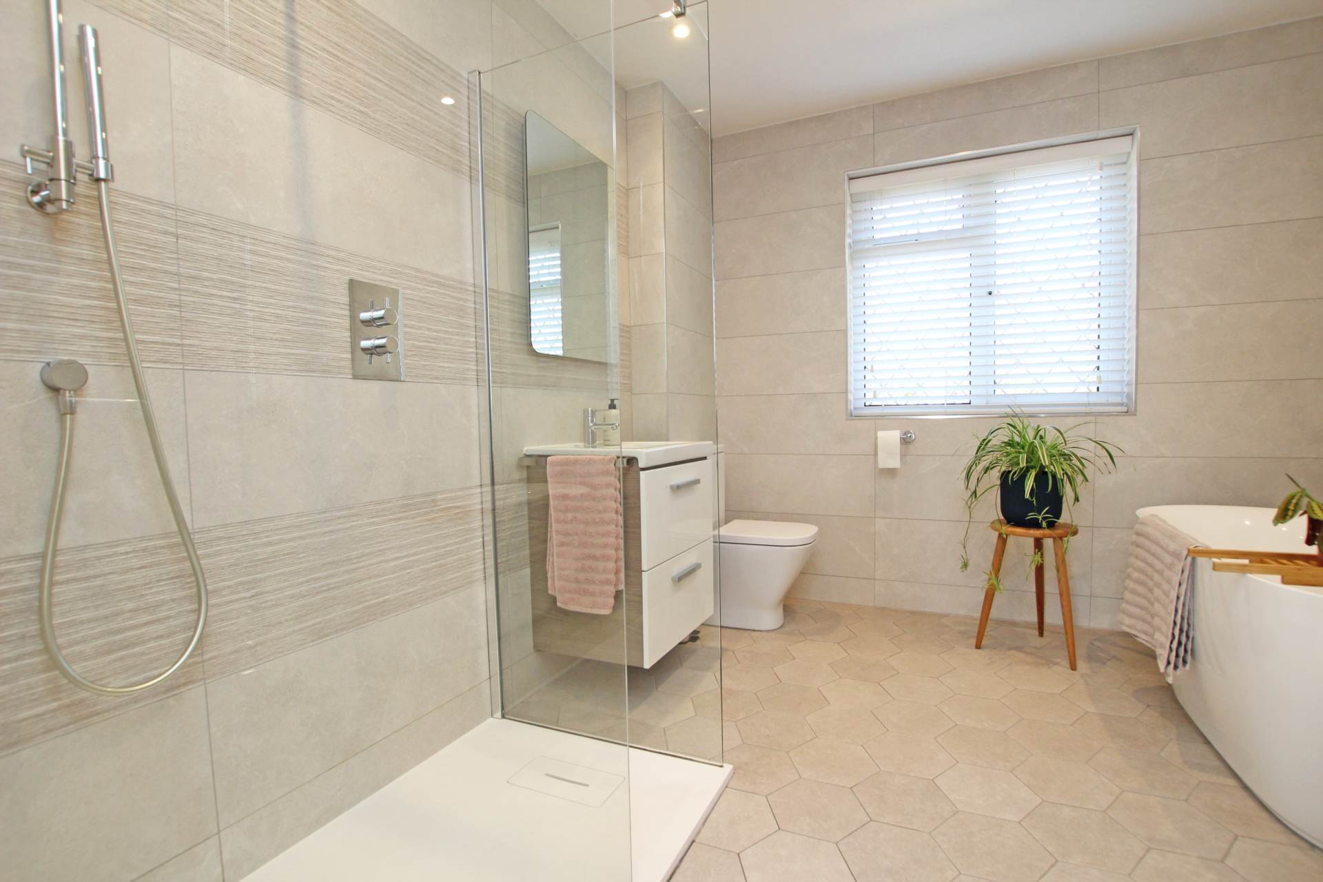 Cranborne Avenue, Eastbourne, BN20 7TT, Image 8