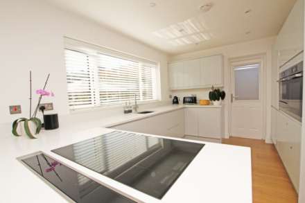 Cranborne Avenue, Eastbourne, BN20 7TT, Image 12