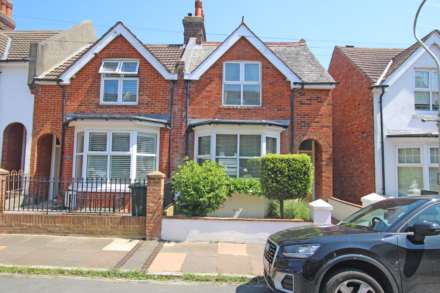 3 Bedroom End Terrace, Hurst Road, Eastbourne, BN21 2PW