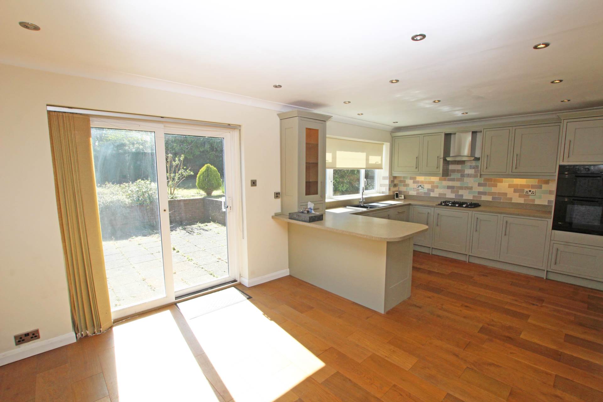 Upper Ratton Drive, Eastbourne, BN20 9DJ, Image 3