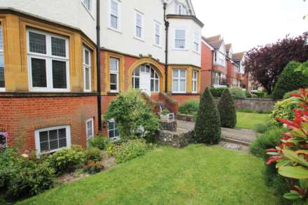 Chesterfield Road, Eastbourne, BN20 7NU, Image 14