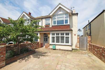 Ringwood Road, Eastbourne, BN22 8TB