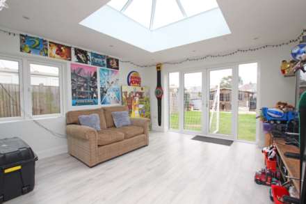 Ringwood Road, Eastbourne, BN22 8TB, Image 11