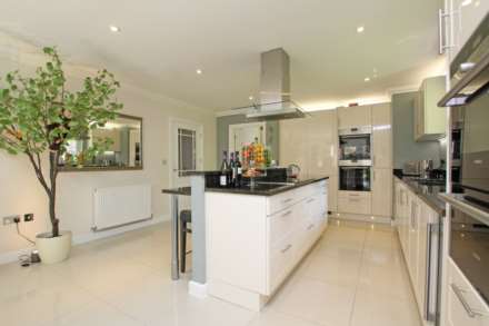The Combe, Eastbourne, BN20 9DB, Image 13