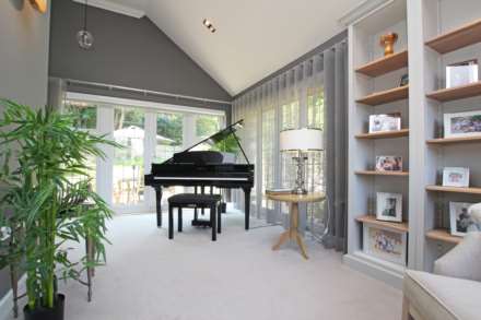 The Combe, Eastbourne, BN20 9DB, Image 21