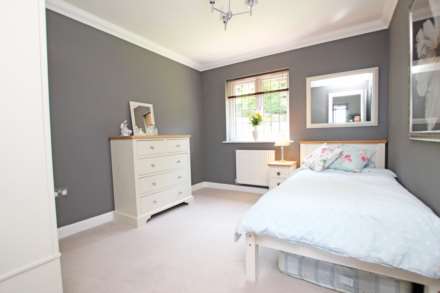 The Combe, Eastbourne, BN20 9DB, Image 31