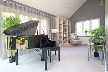 The Combe, Eastbourne, BN20 9DB, Image 5