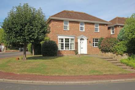 3 Bedroom Detached, Beristede Close, Eastbourne, BN20 7EQ