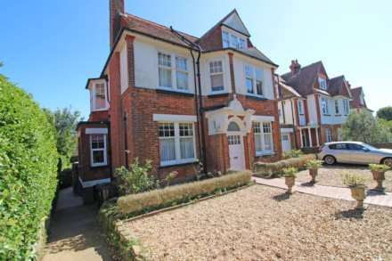 3 Bedroom Flat, Milnthorpe Road, Eastbourne, BN20 7NS