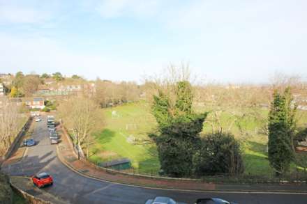 Wellcombe Crescent, Eastbourne, BN20 7XW, Image 13
