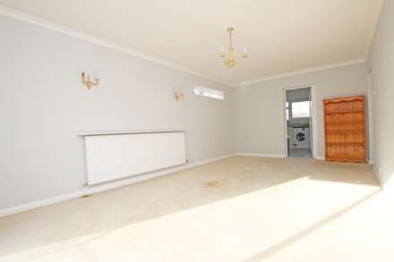 Wellcombe Crescent, Eastbourne, BN20 7XW, Image 9