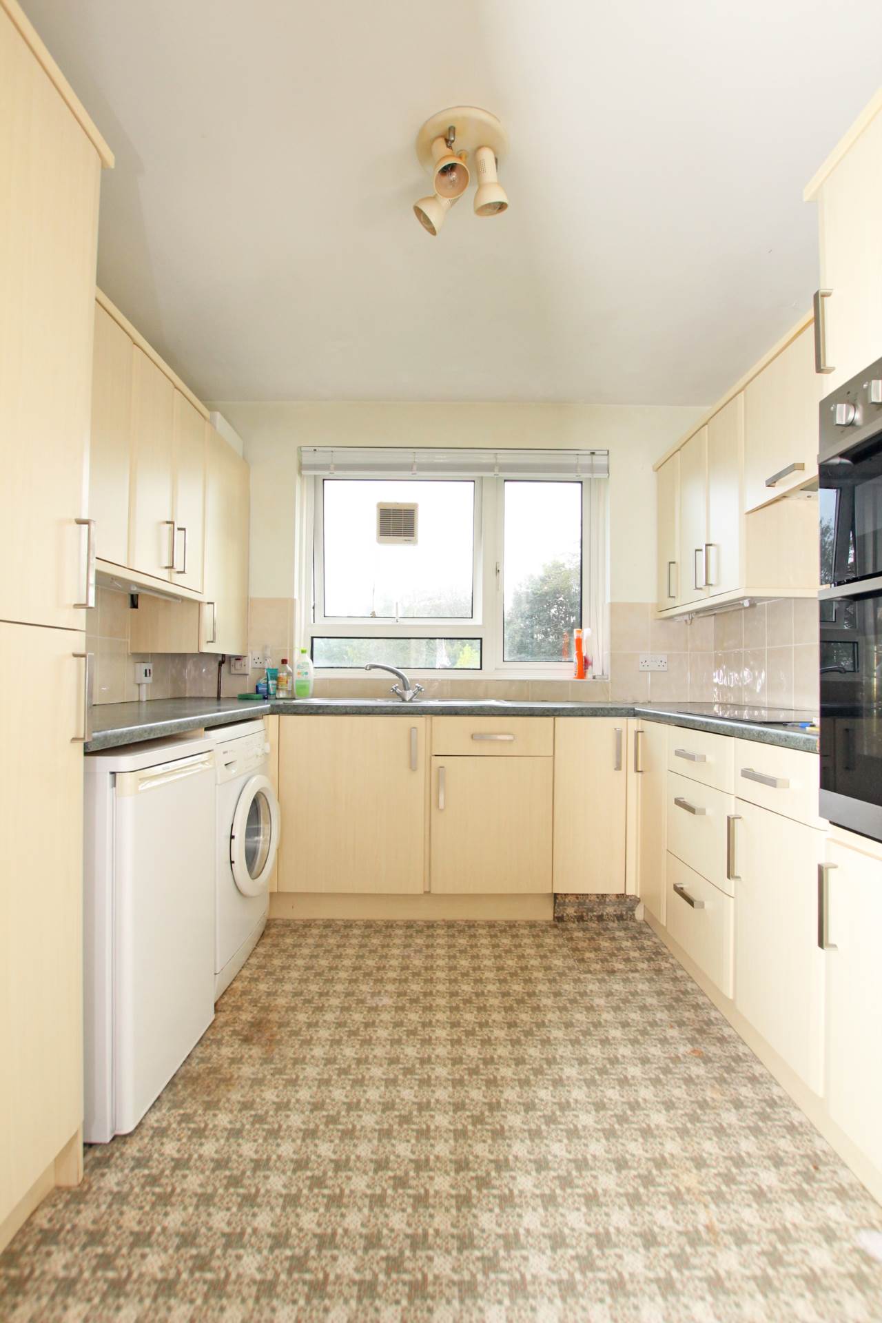 Compton Place Road, Eastbourne, BN21 1EE, Image 10