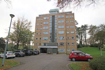 3 Bedroom Flat, Compton Place Road, Eastbourne, BN21 1EE