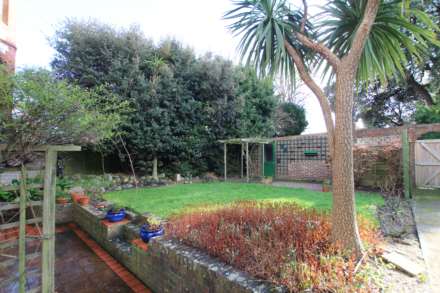 Grange Gardens, Eastbourne, BN20 7DA, Image 4