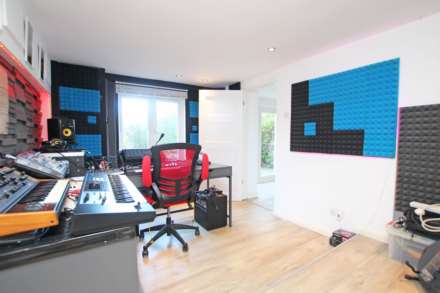 Kings Drive, Eastbourne, BN21 2PB, Image 17