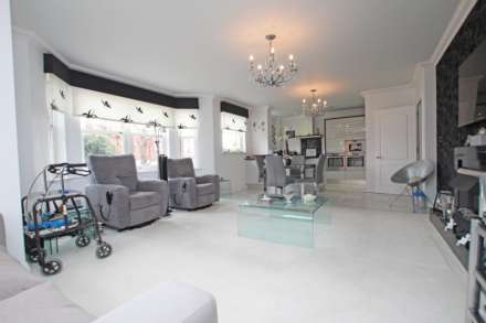 Buxton Road, Eastbourne, BN20 7LL, Image 12