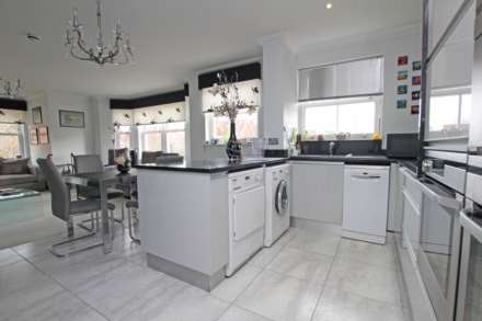 Buxton Road, Eastbourne, BN20 7LL, Image 8