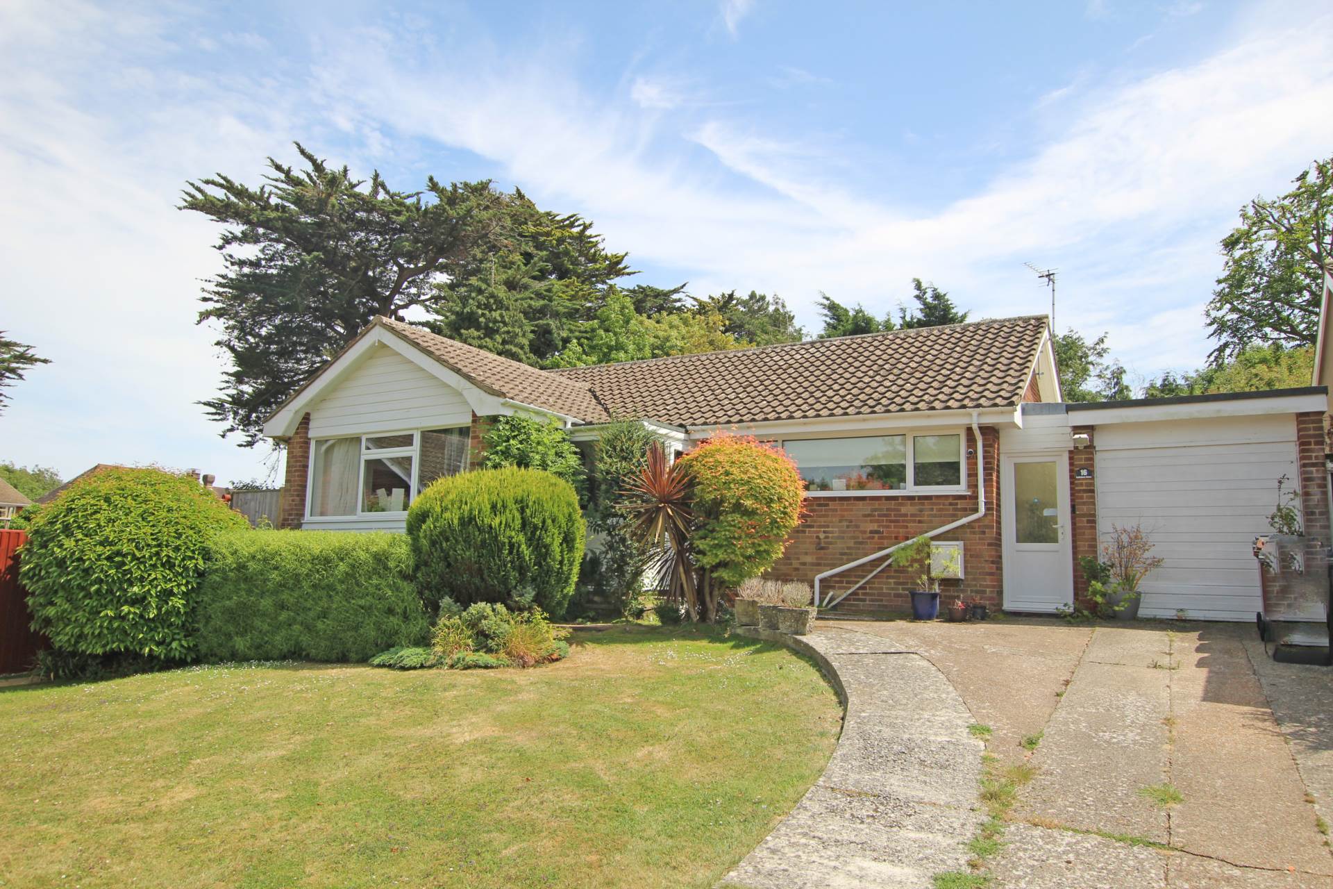 Salisbury Close, Eastbourne, BN22 0JY, Image 1