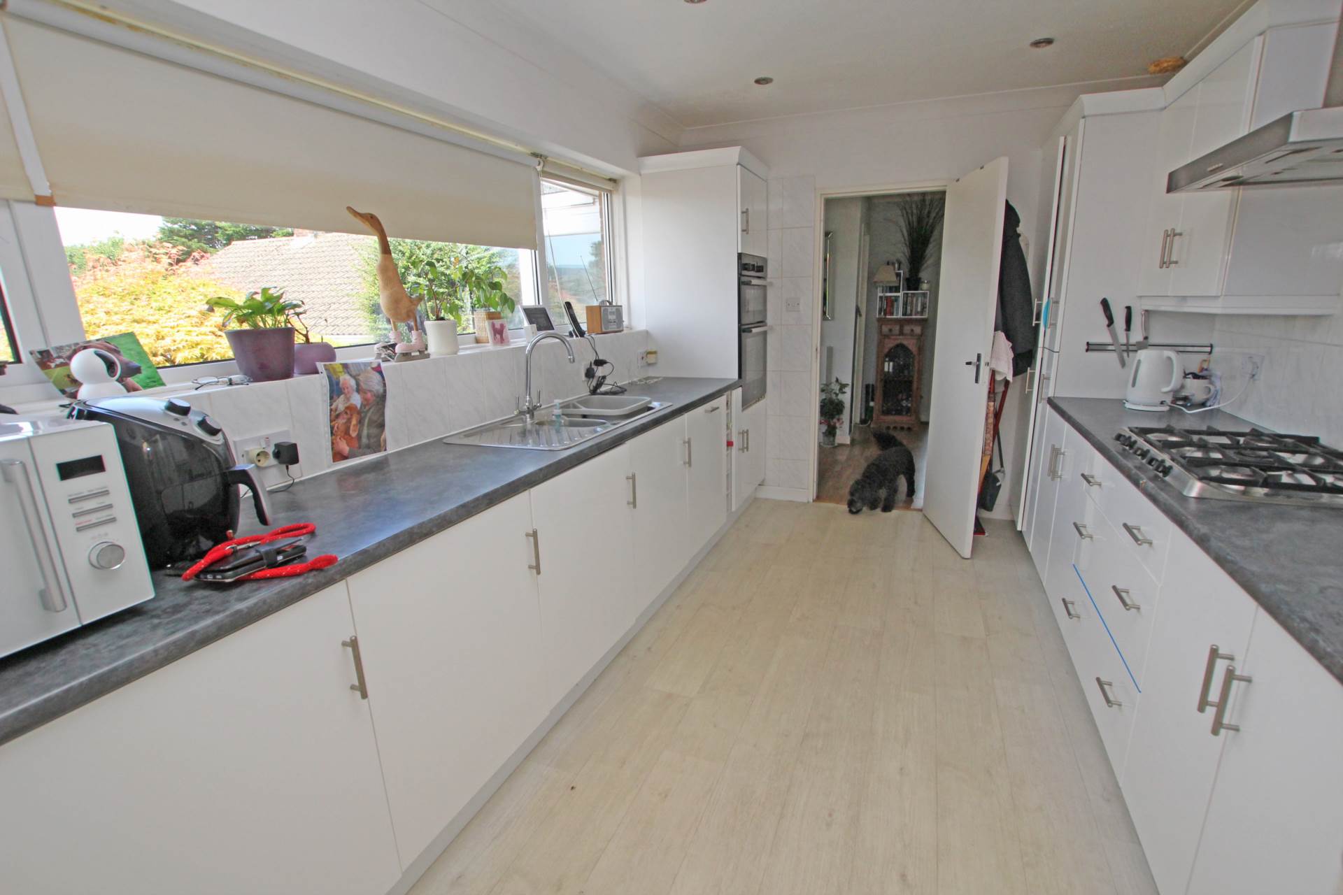 Salisbury Close, Eastbourne, BN22 0JY, Image 15