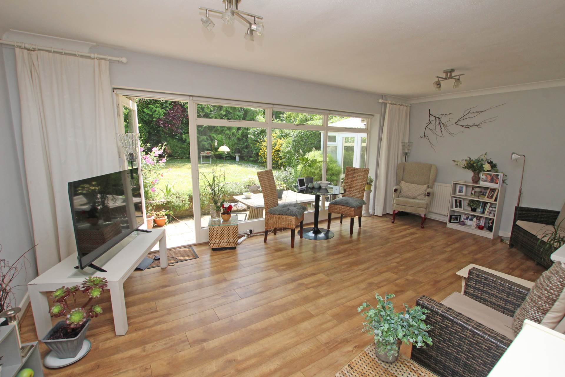 Salisbury Close, Eastbourne, BN22 0JY, Image 3