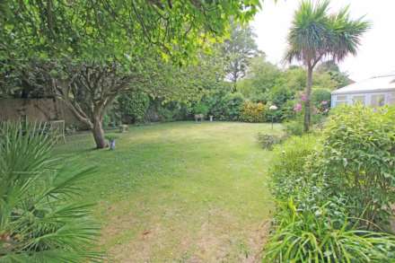 Salisbury Close, Eastbourne, BN22 0JY, Image 11