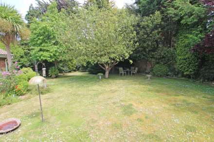 Salisbury Close, Eastbourne, BN22 0JY, Image 12