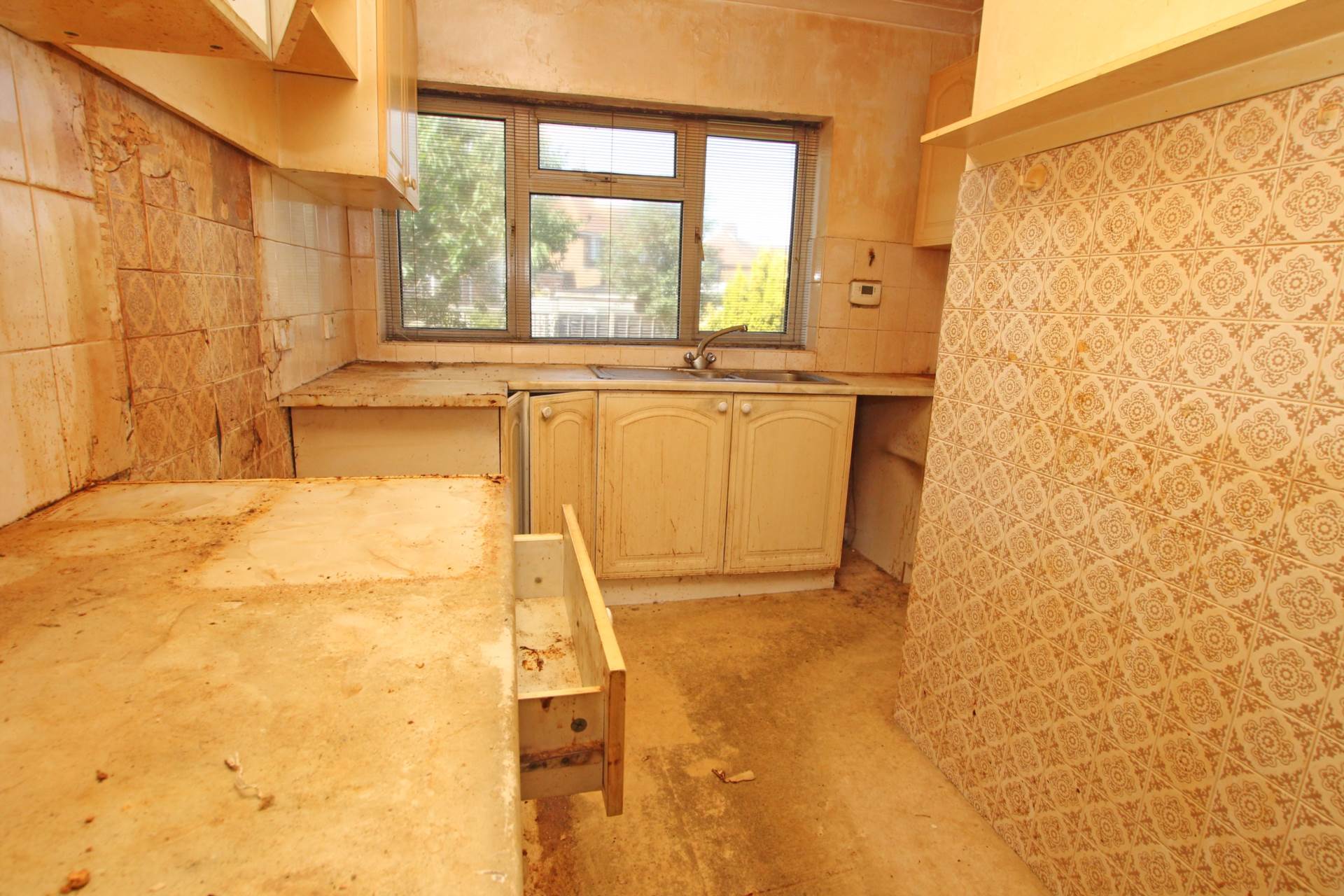 Queens Crescent, Eastbourne, BN23 6JR, Image 5