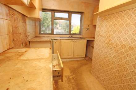 Queens Crescent, Eastbourne, BN23 6JR, Image 5