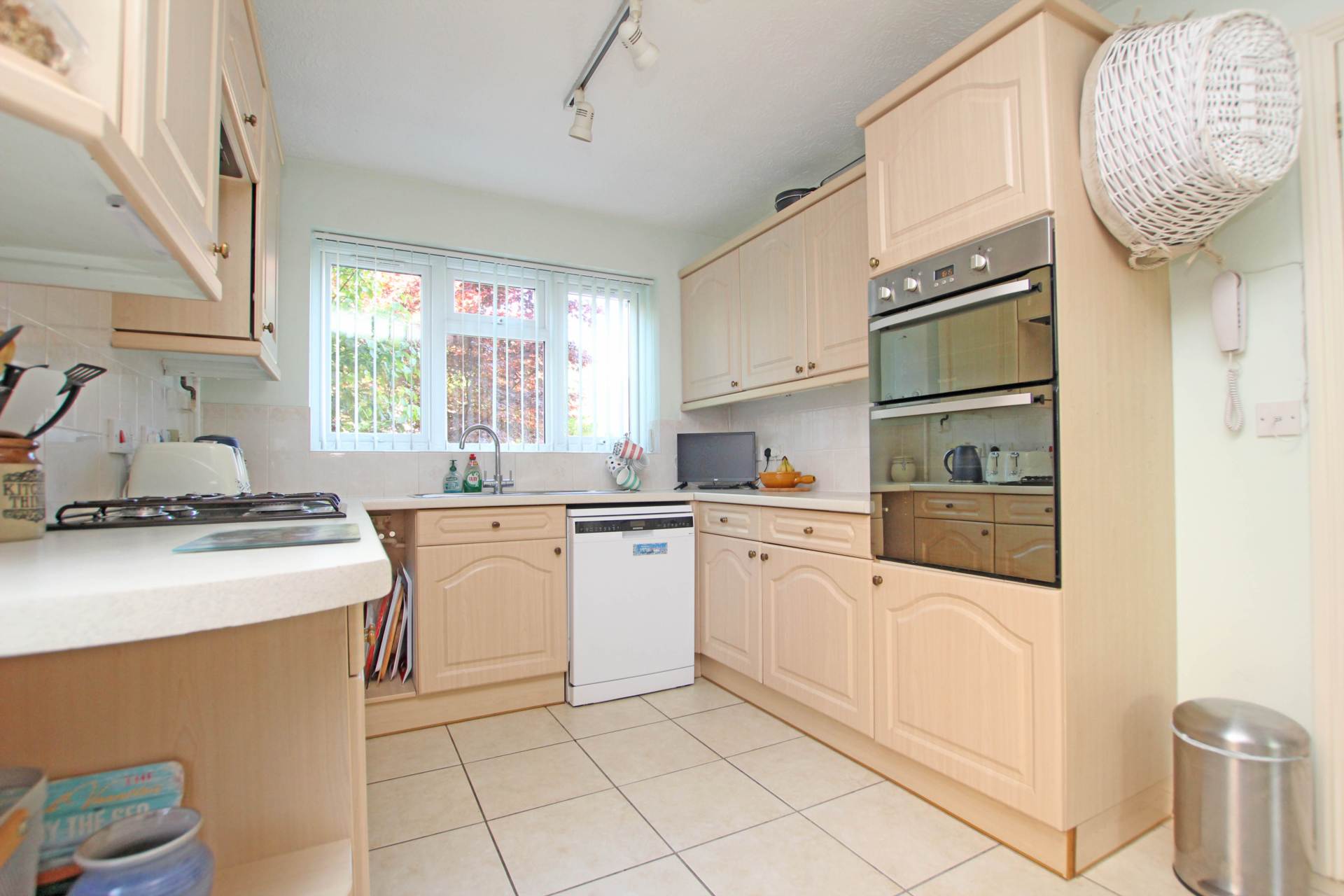 Wheelwright Close, Eastbourne, BN22 0XG, Image 3