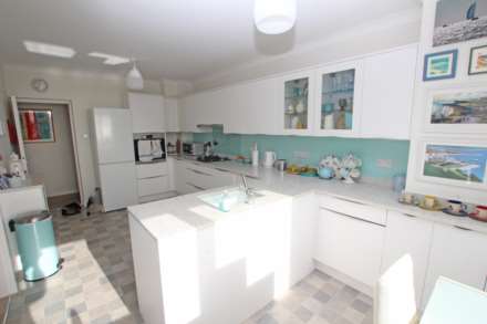 St Johns Road, Eastbourne, BN20 7HU, Image 12